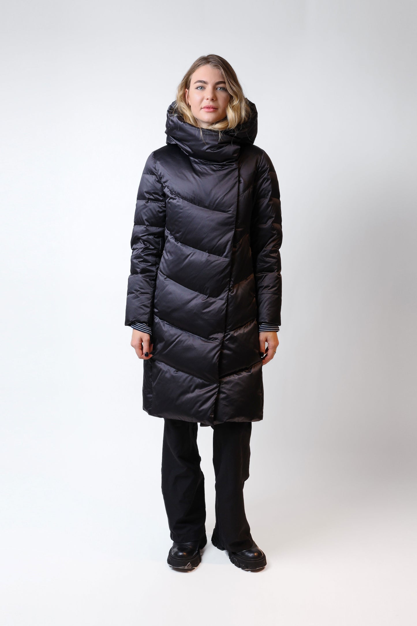 Dark Navy Down Coat – Side Quilted Design
