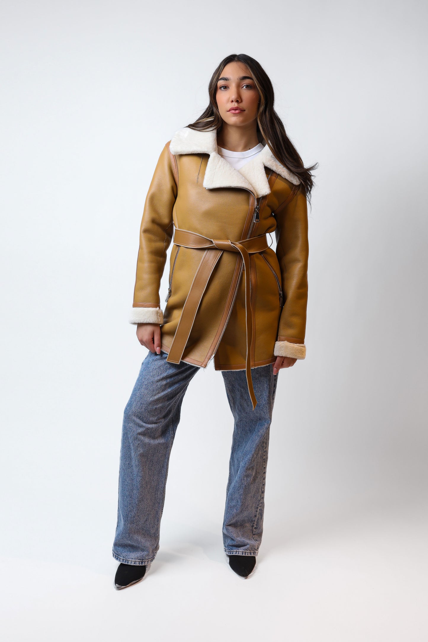 ✨ “Amber Glow” Short Faux Shearling Coat