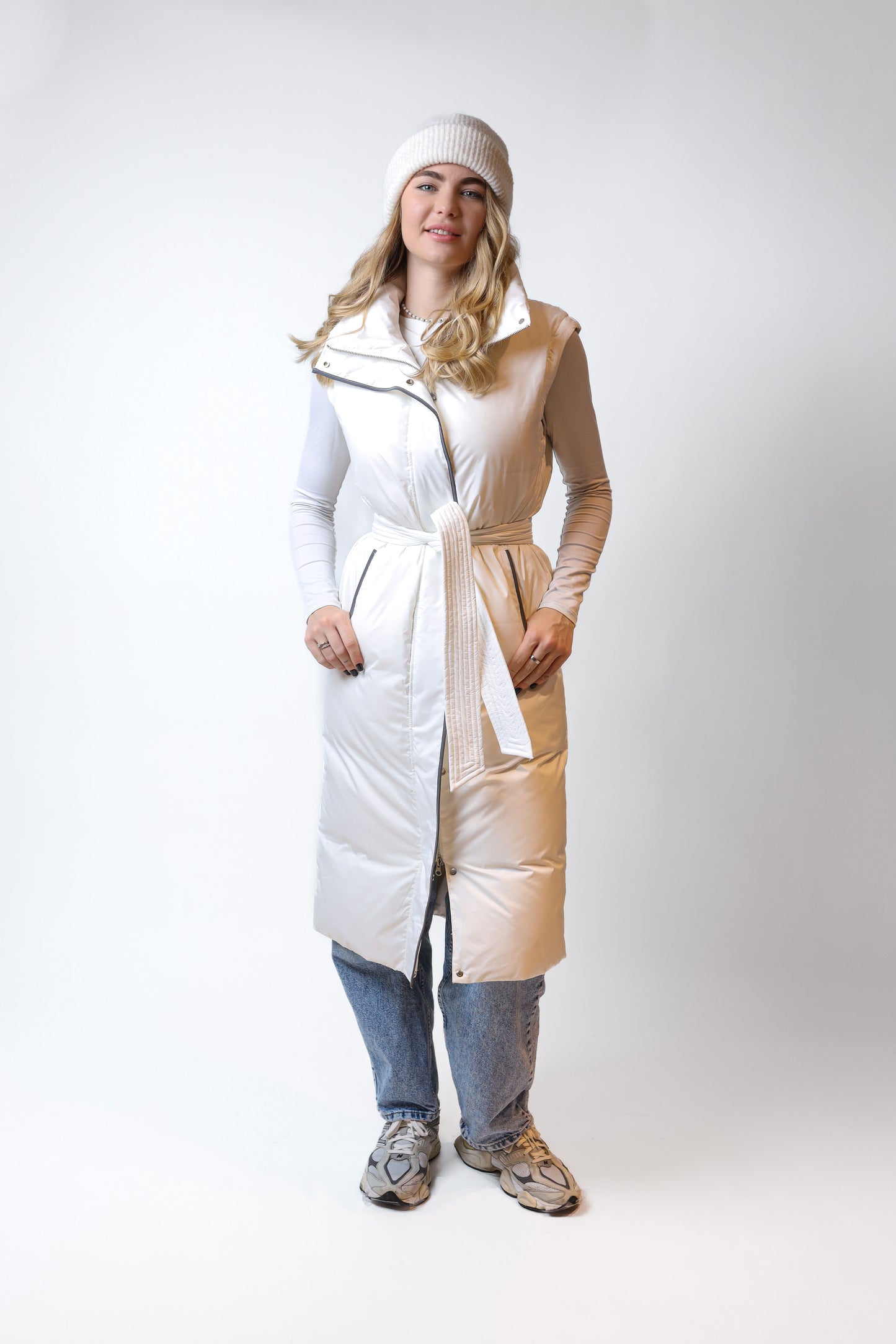 Long White Down Coat with Belt – Convertible Sleeve Design