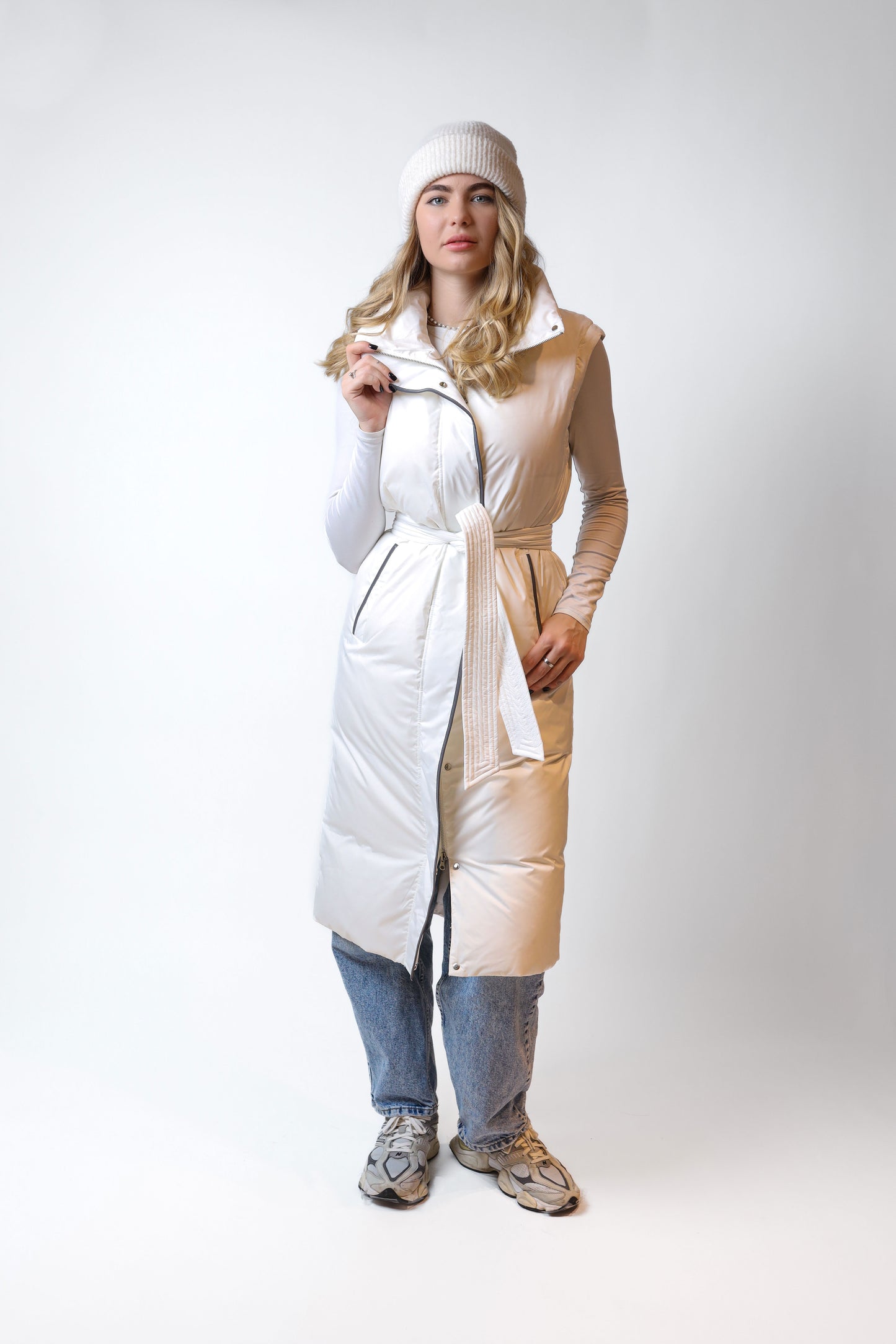 Long White Down Coat with Belt – Convertible Sleeve Design