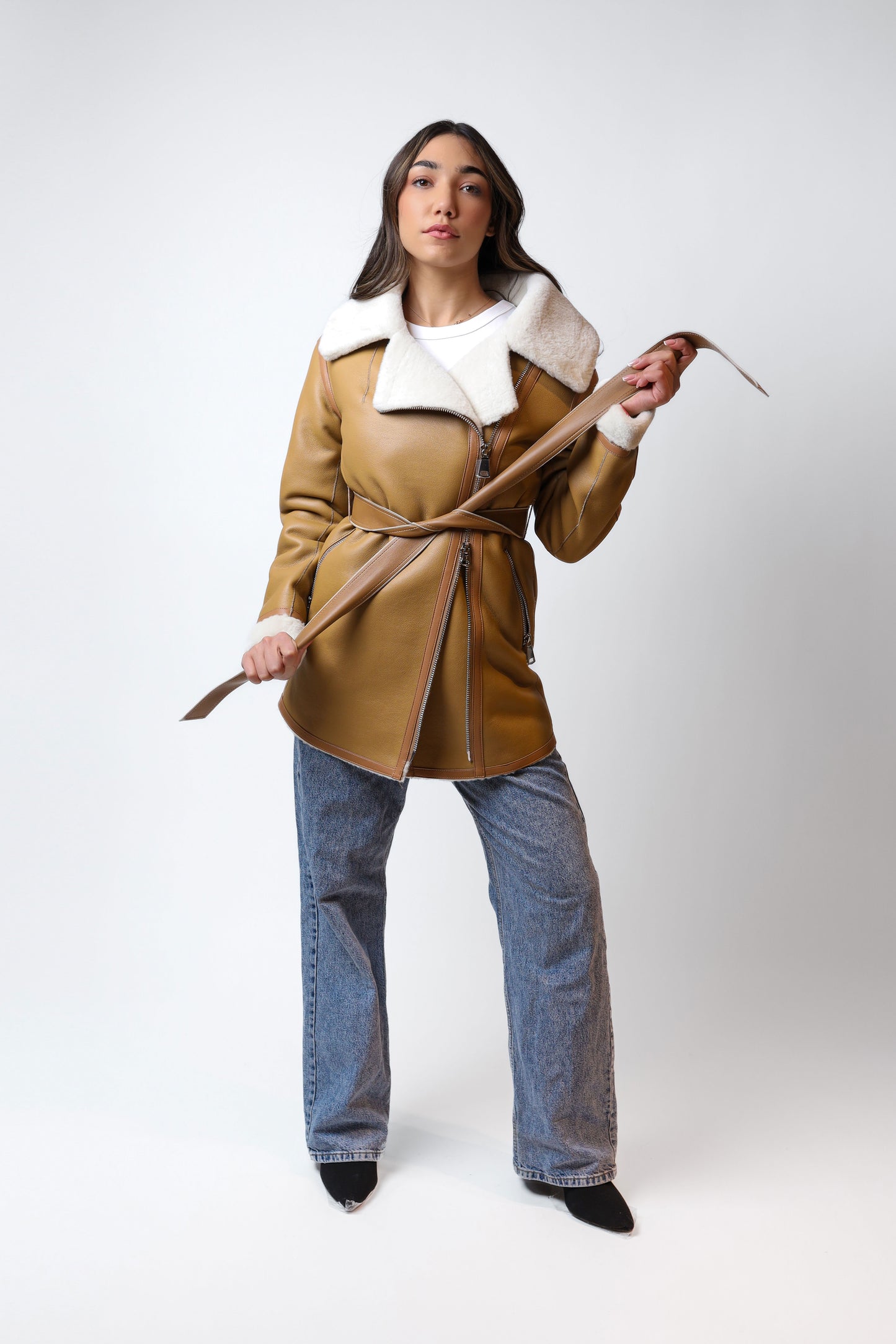 ✨ “Amber Glow” Short Faux Shearling Coat