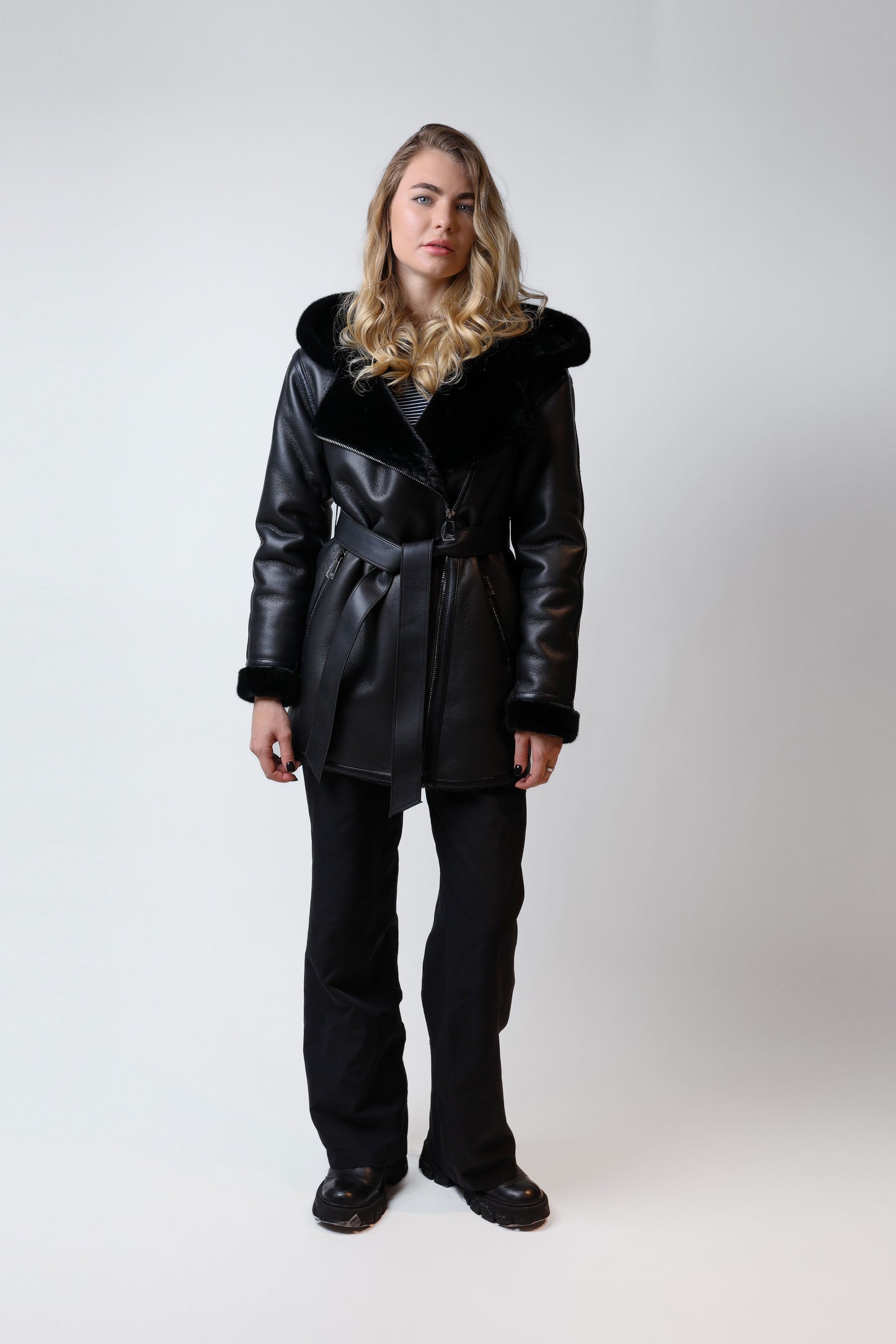 Short Faux Shearling Coat with Belt & Hood – Black Elegance