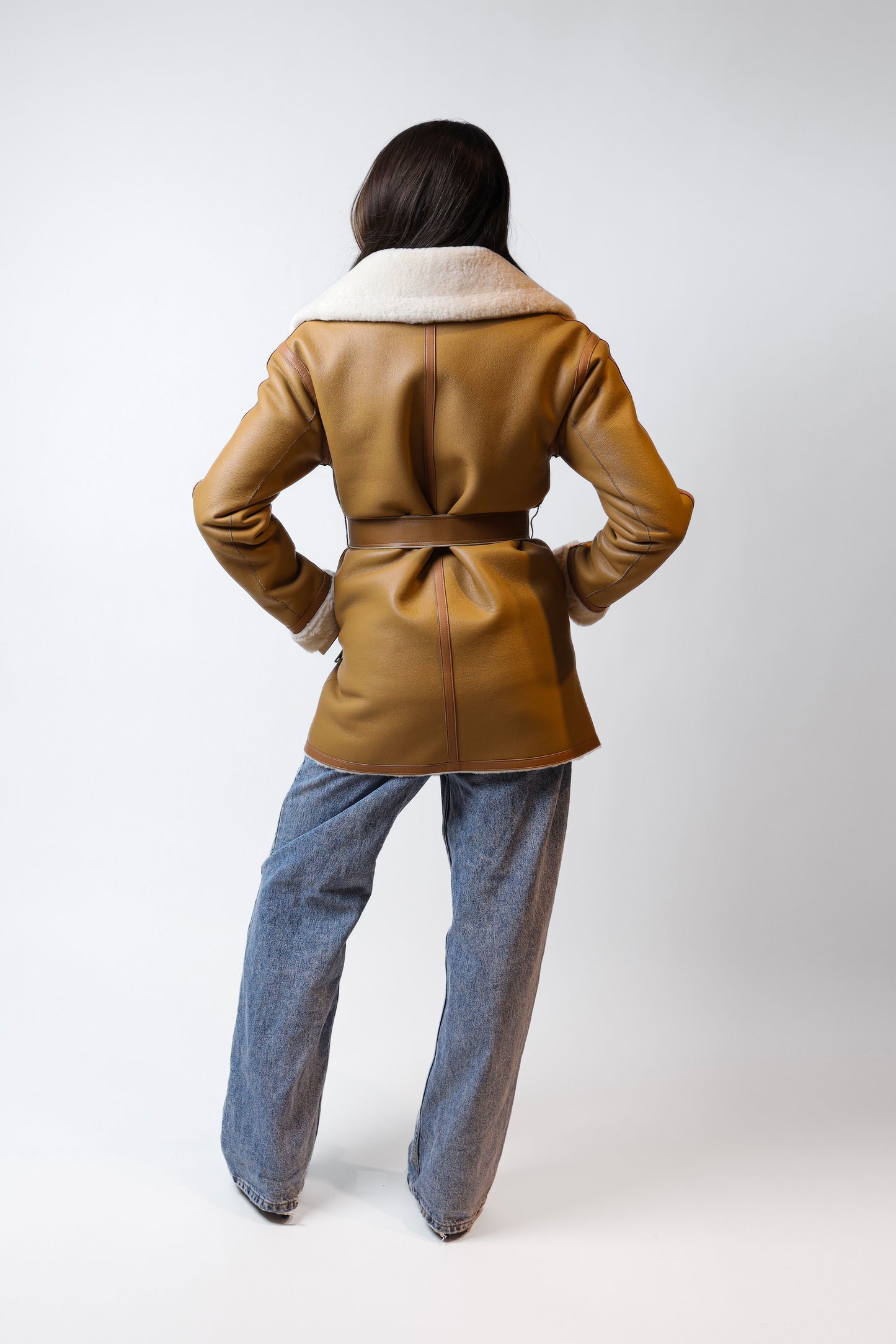 ✨ “Amber Glow” Short Faux Shearling Coat