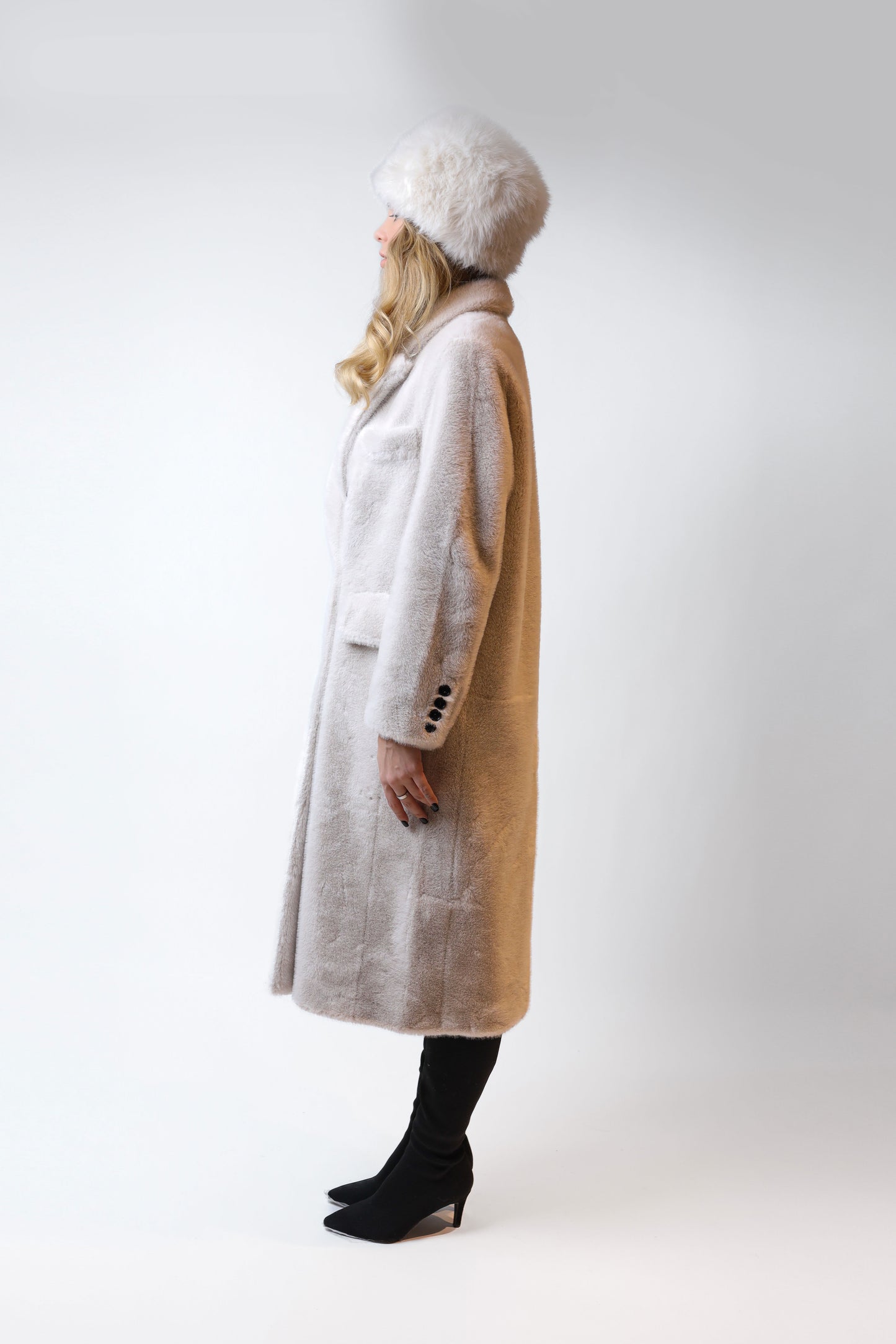 Double-Breasted Faux Fur Coat – Classic Beige Elegance